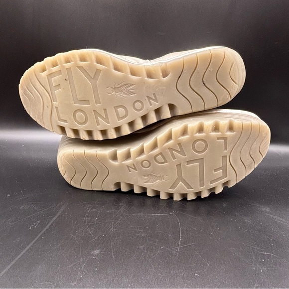 Fly London Womens Shoes Wedge Platinum Silver Metallics
Strap Thick Sole 10.5 41 - Picture 8 of 8